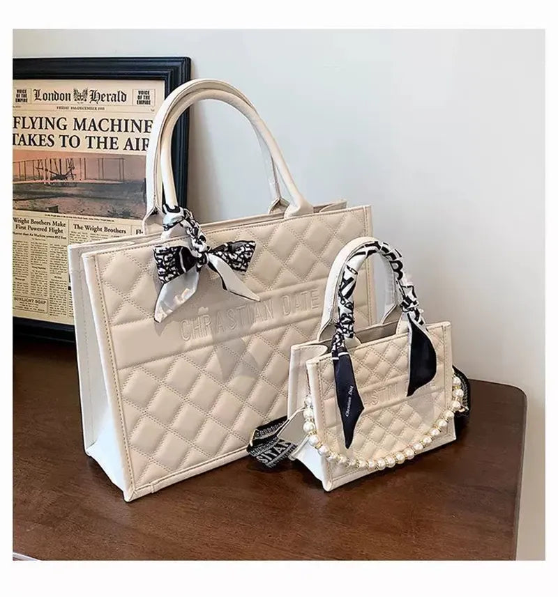 2025 beautiful 2025 new free shipping designer shoulder bag Vintage Plain pretty casual versatile Tote package for woman white
