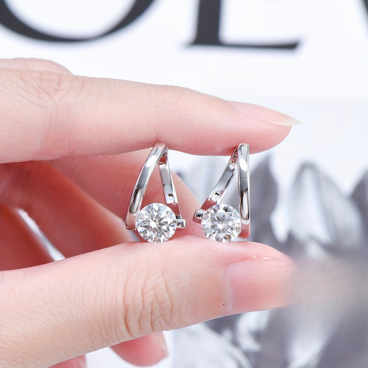 1 Pair of Moissanite S925 Sterling Silver Hoop Earrings Round Cut Twist Hoop Earrings Women'S Birthday Anniversary Jewelry Gift